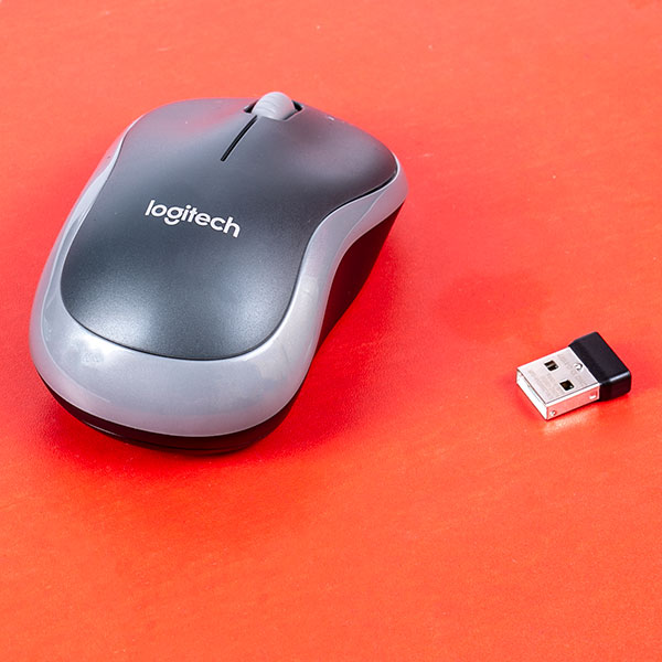Logitech Wireless Mouse Model M185 (3).jpg